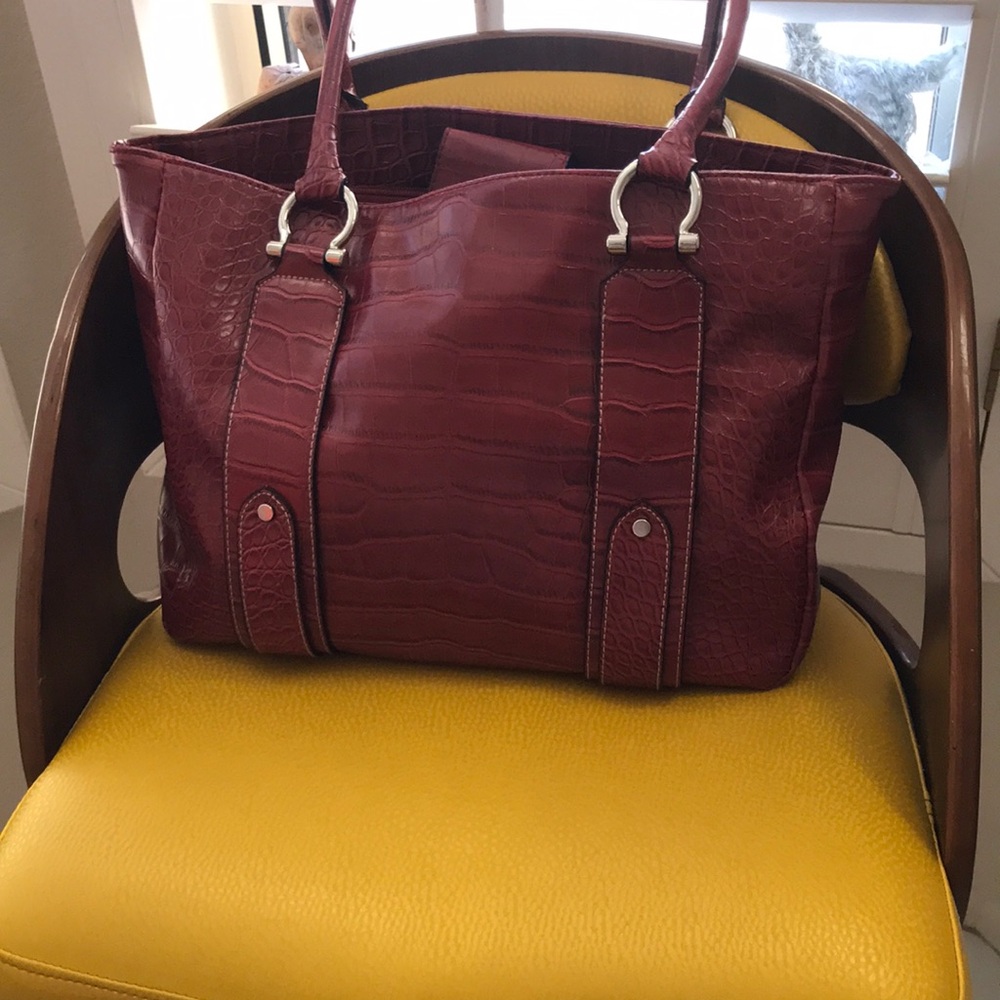 WomenEast fifth Tote Bag in Deep Burgundy